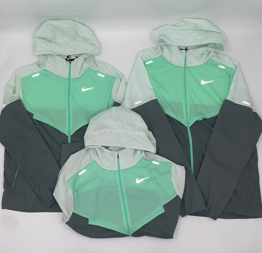 NIKE UV WINDRUNNER MINT