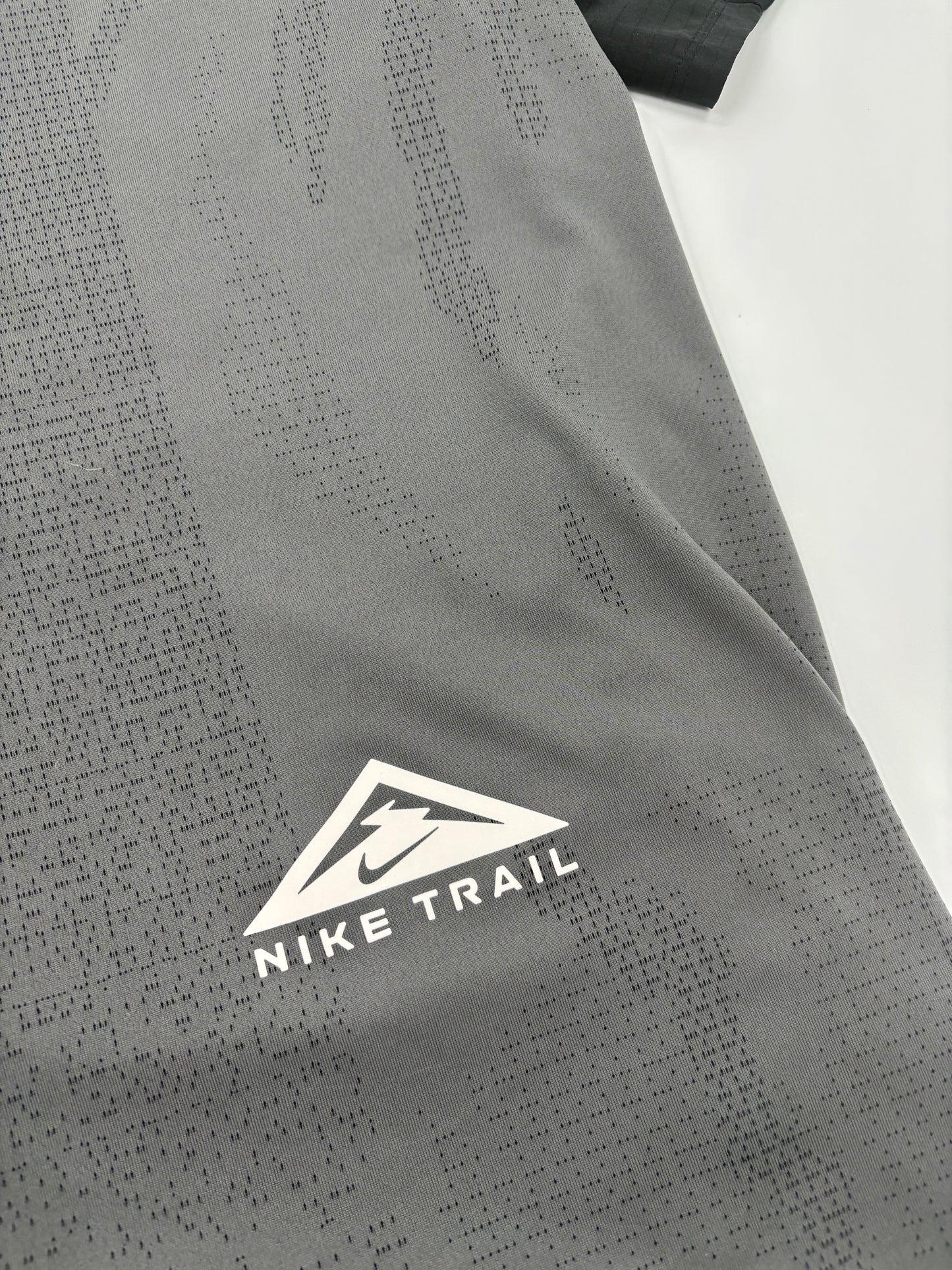 NIKE TRAIL T-SHIRT