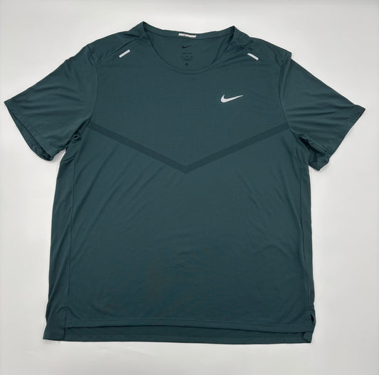 NIKE T-SHIRT