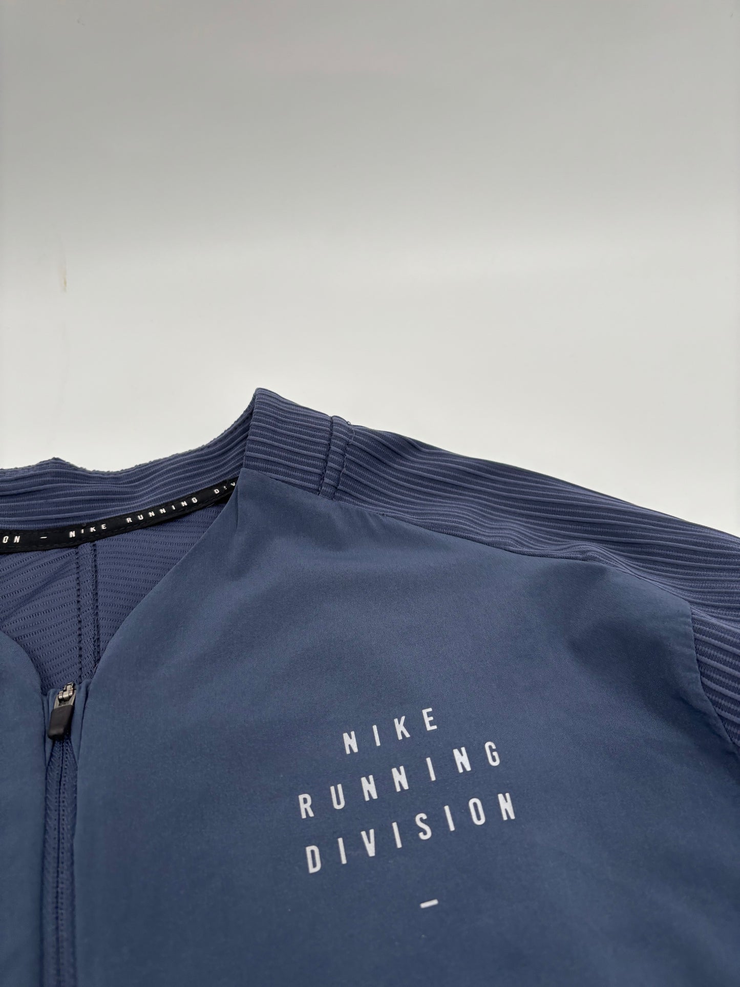 NIKE RUNNING DIVISION JACKET