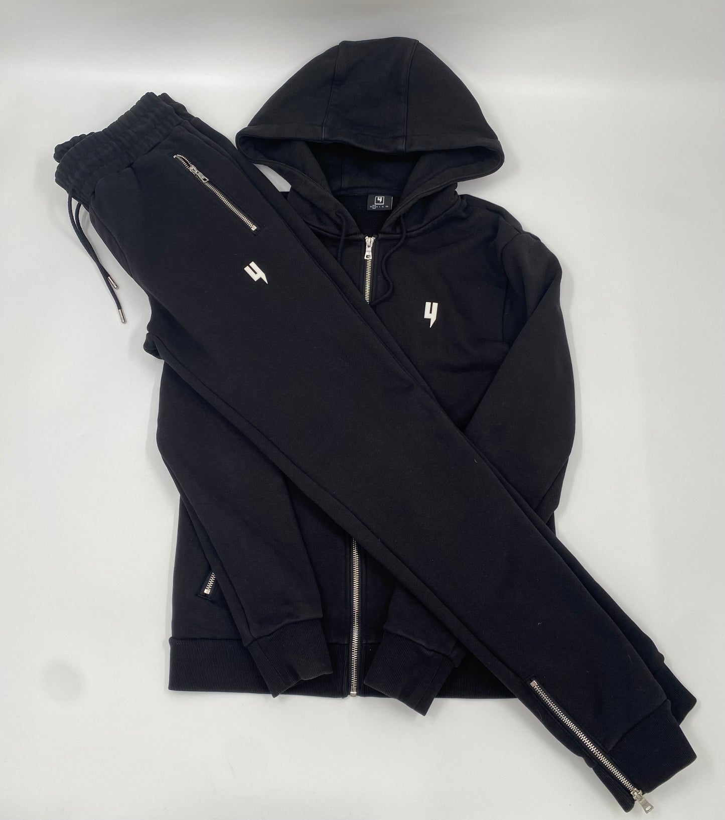 YELIR WRLD TRACKSUIT