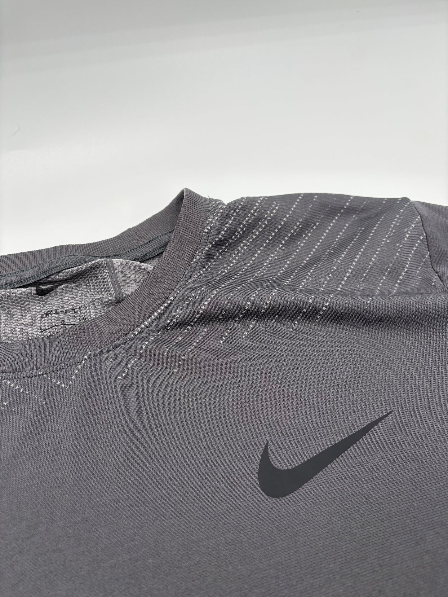 NIKE T-SHIRT