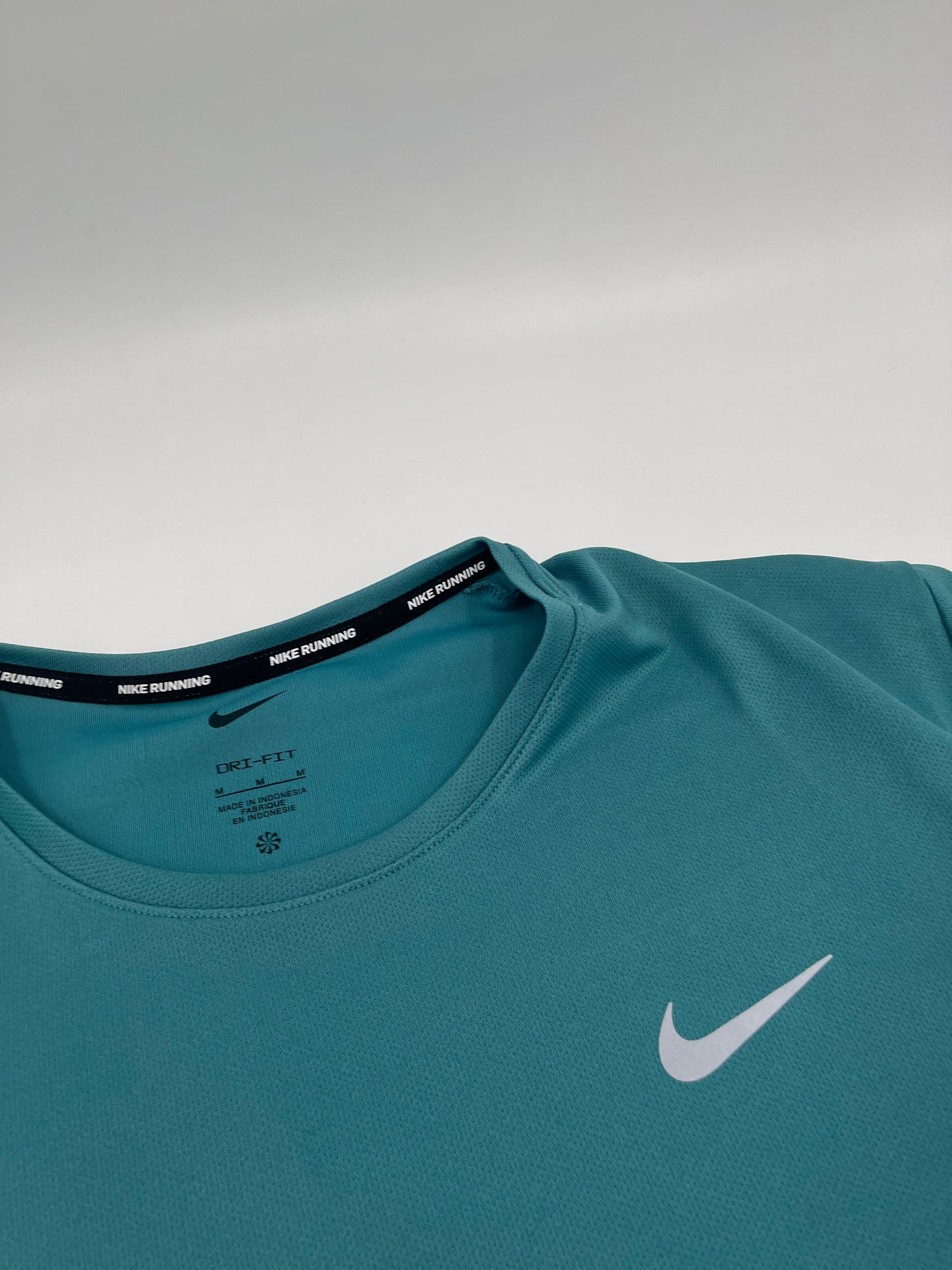 NIKE T-SHIRT