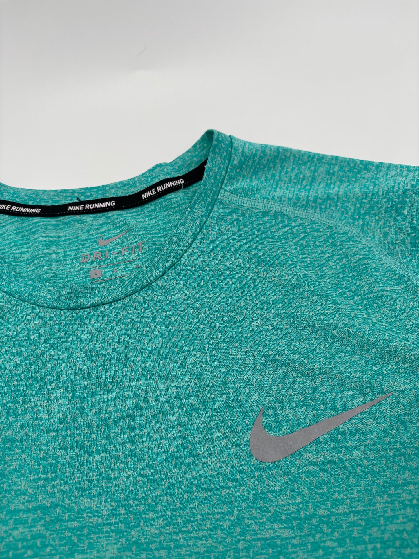 NIKE T-SHIRT