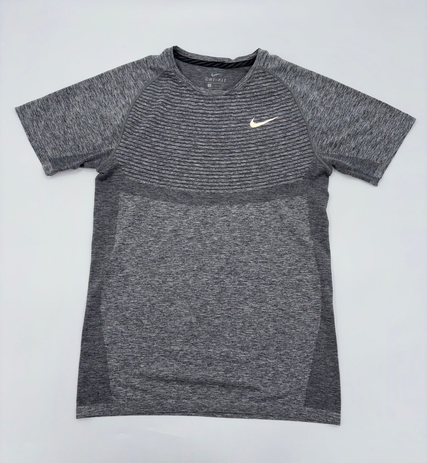 NIKE T-SHIRT