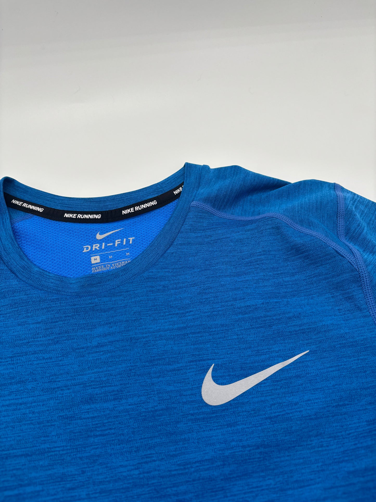 NIKE T-SHIRT