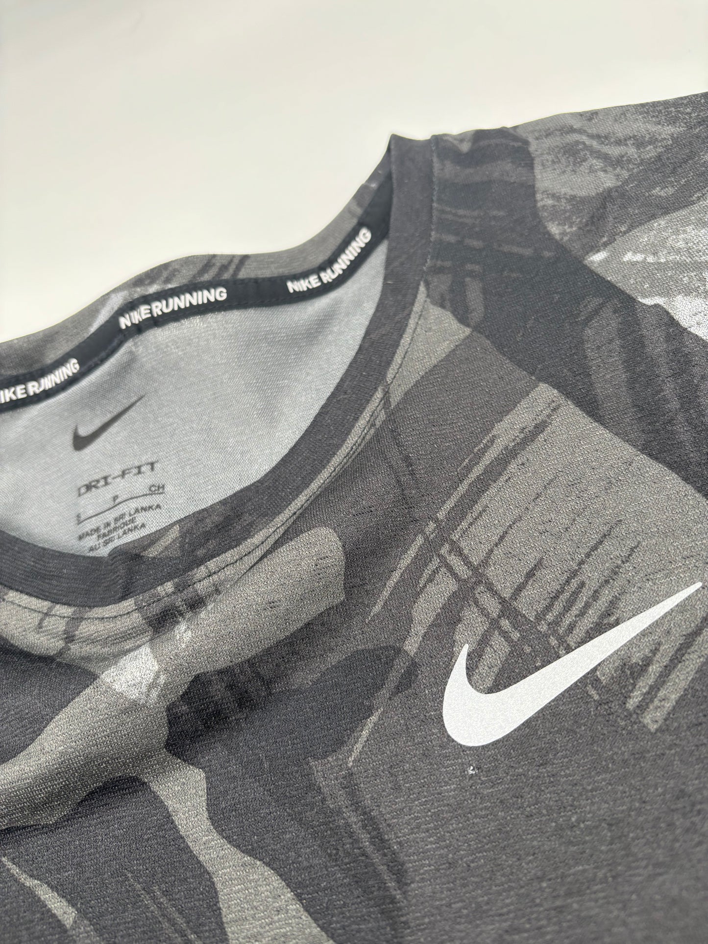 NIKE T-SHIRT