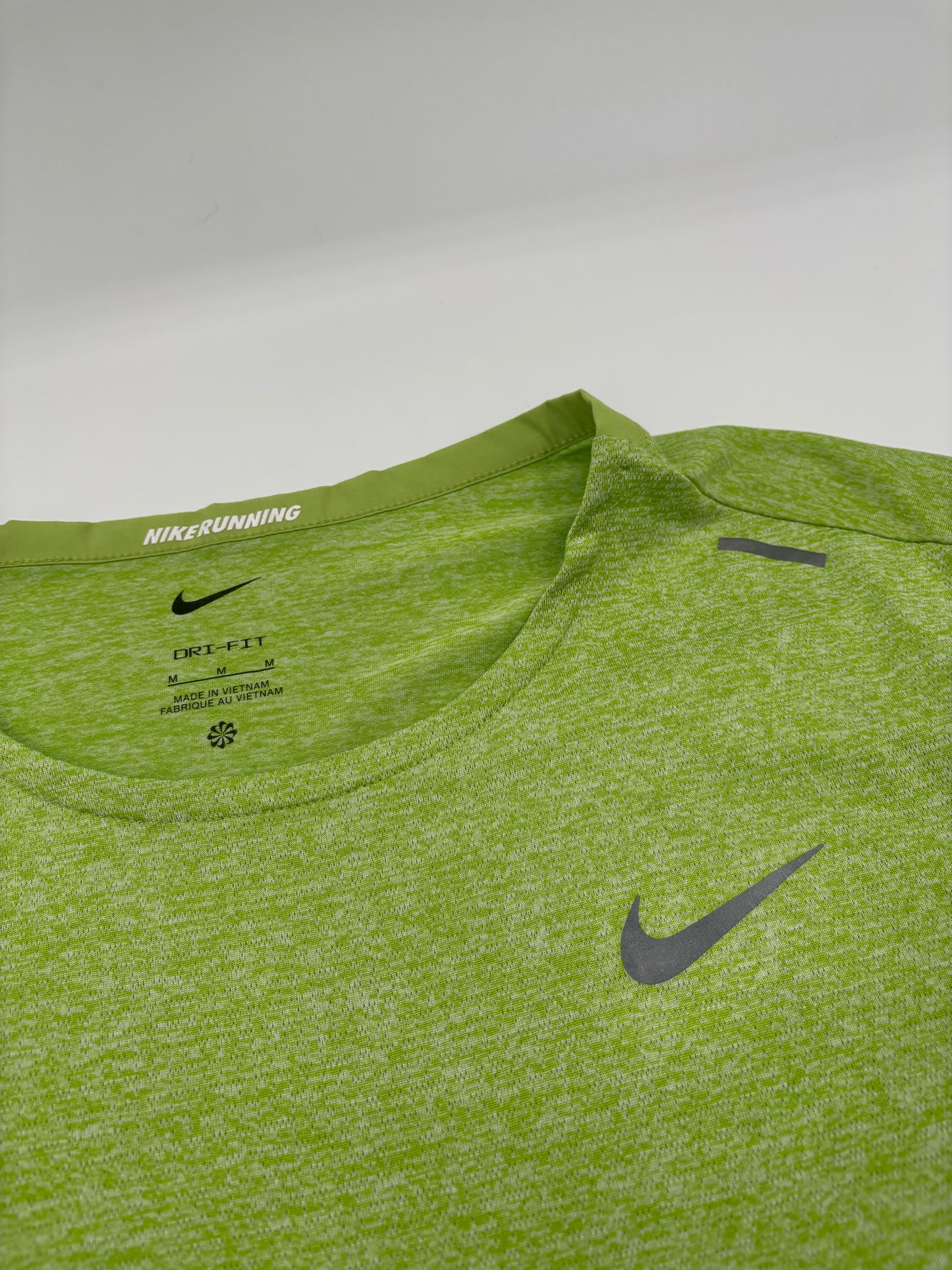 NIKE T-SHIRT