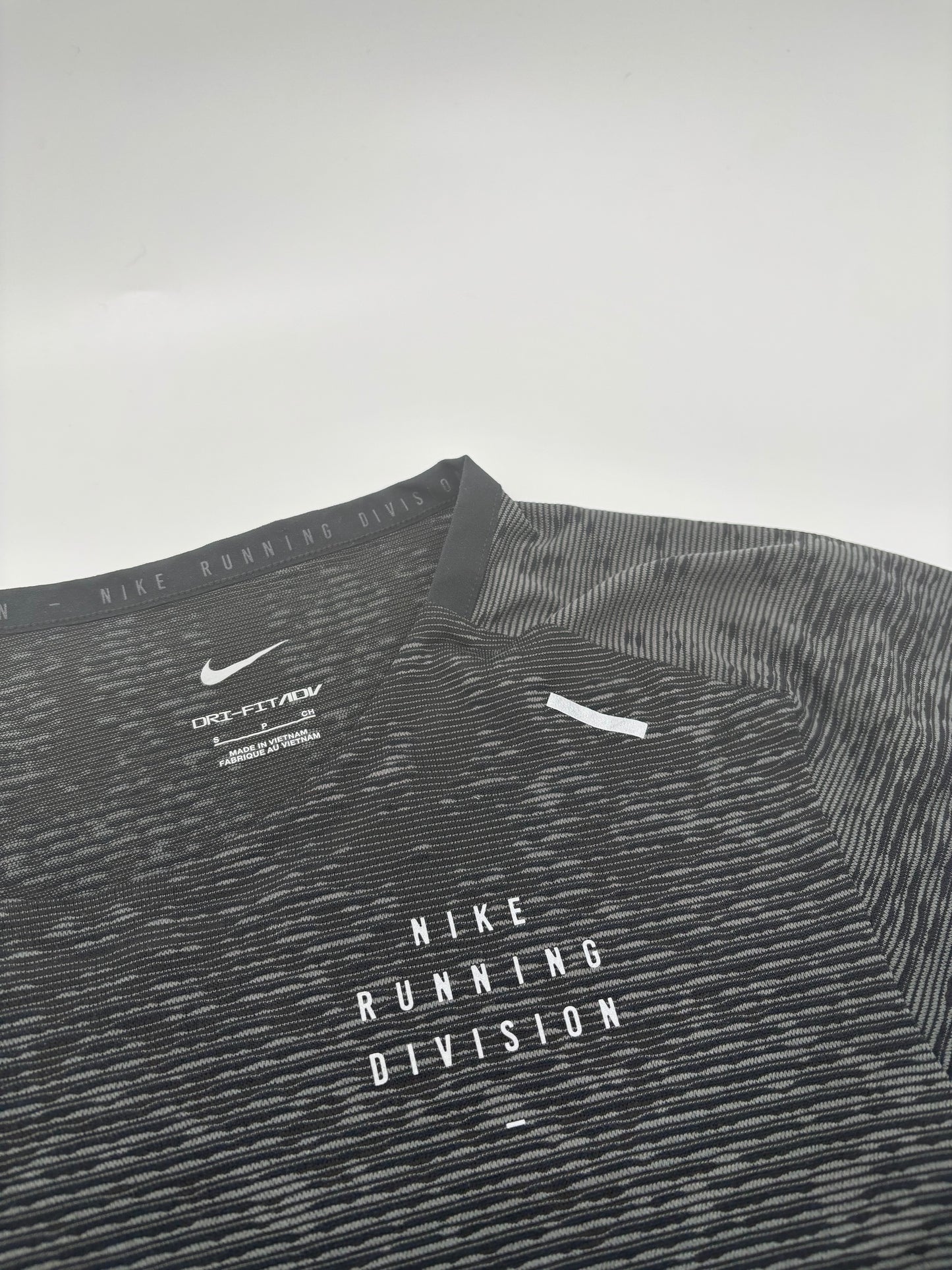 NIKE RUNNING DIVISION T-SHIRT