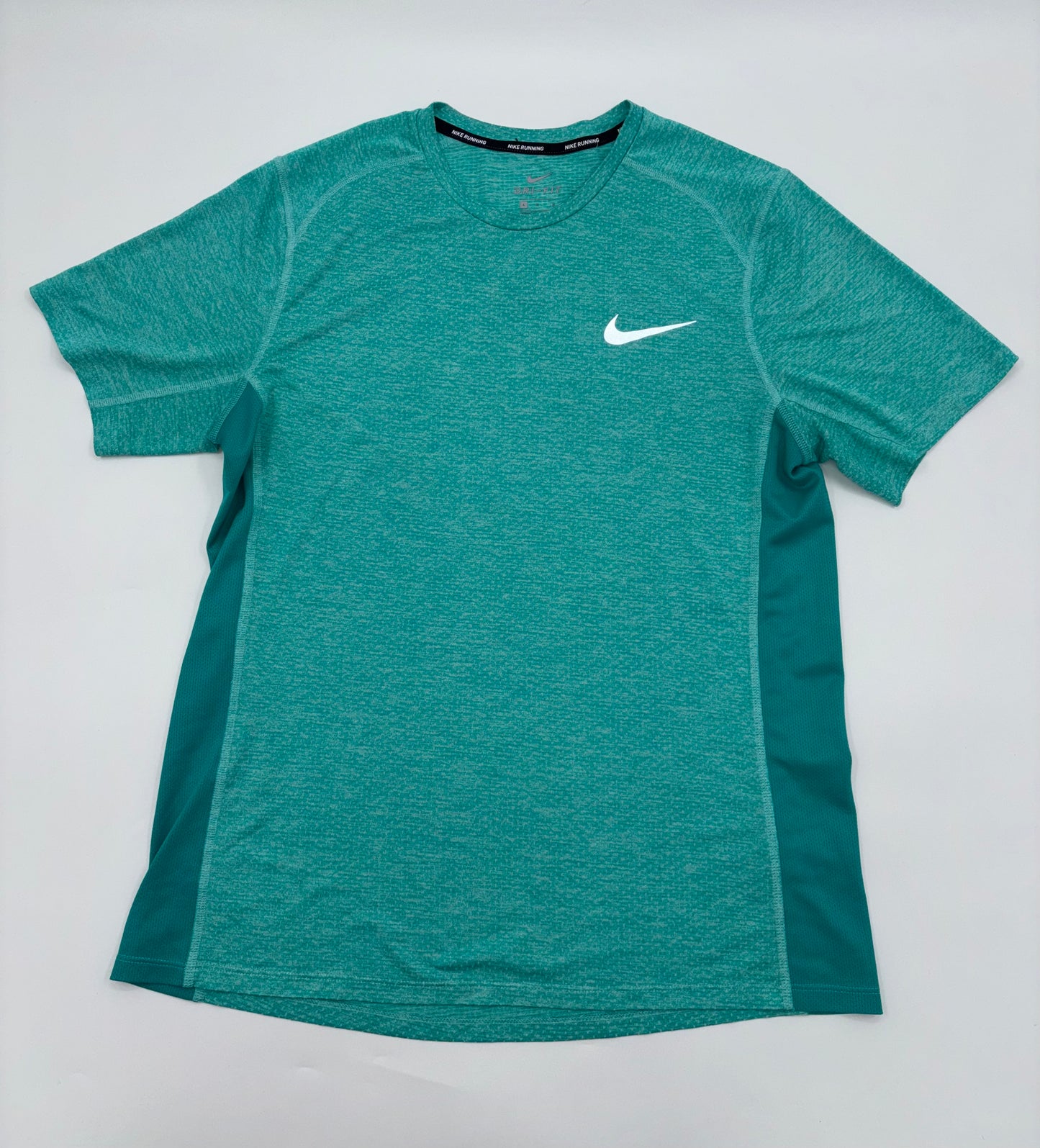 NIKE T-SHIRT