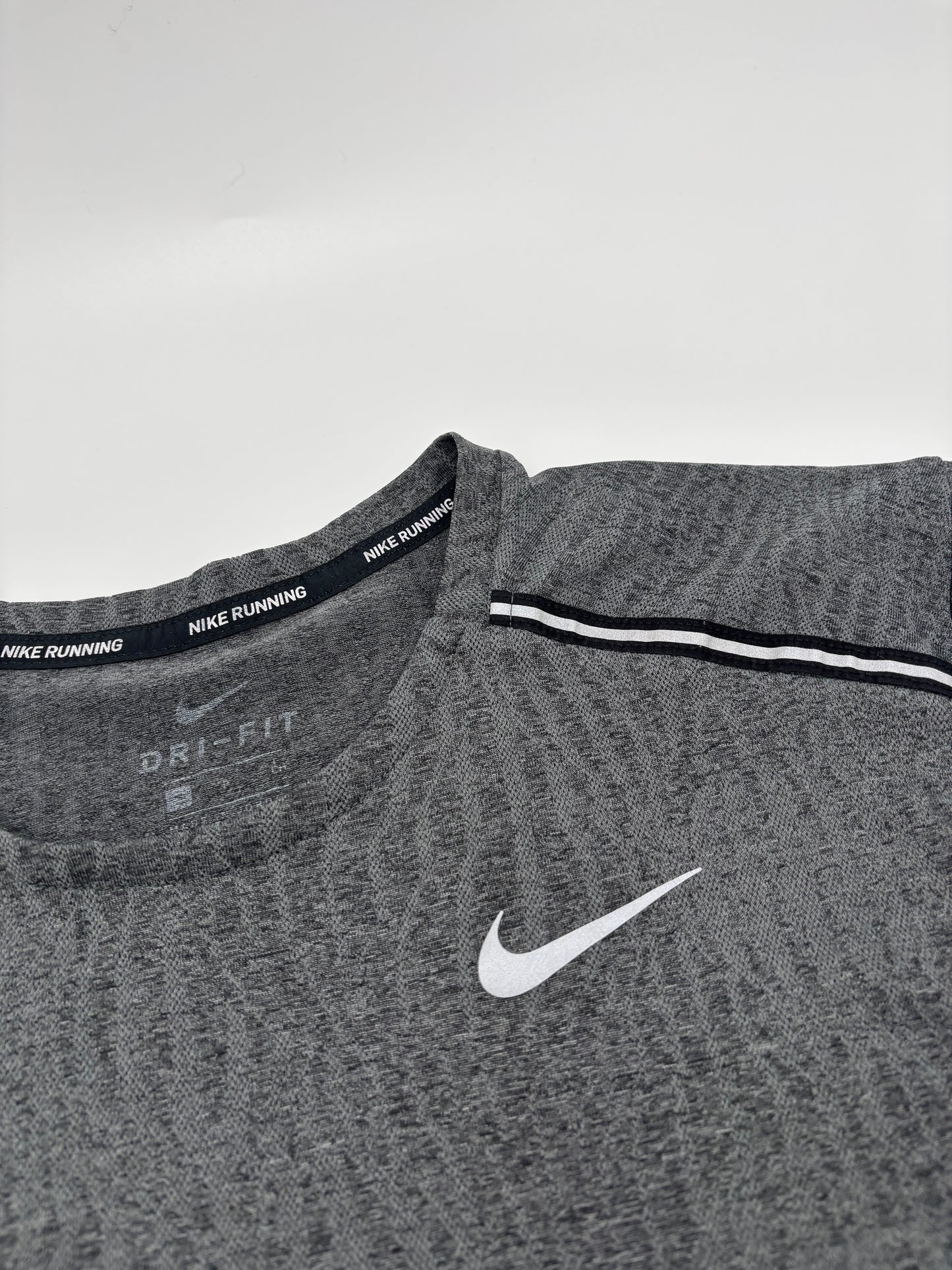 NIKE T-SHIRT