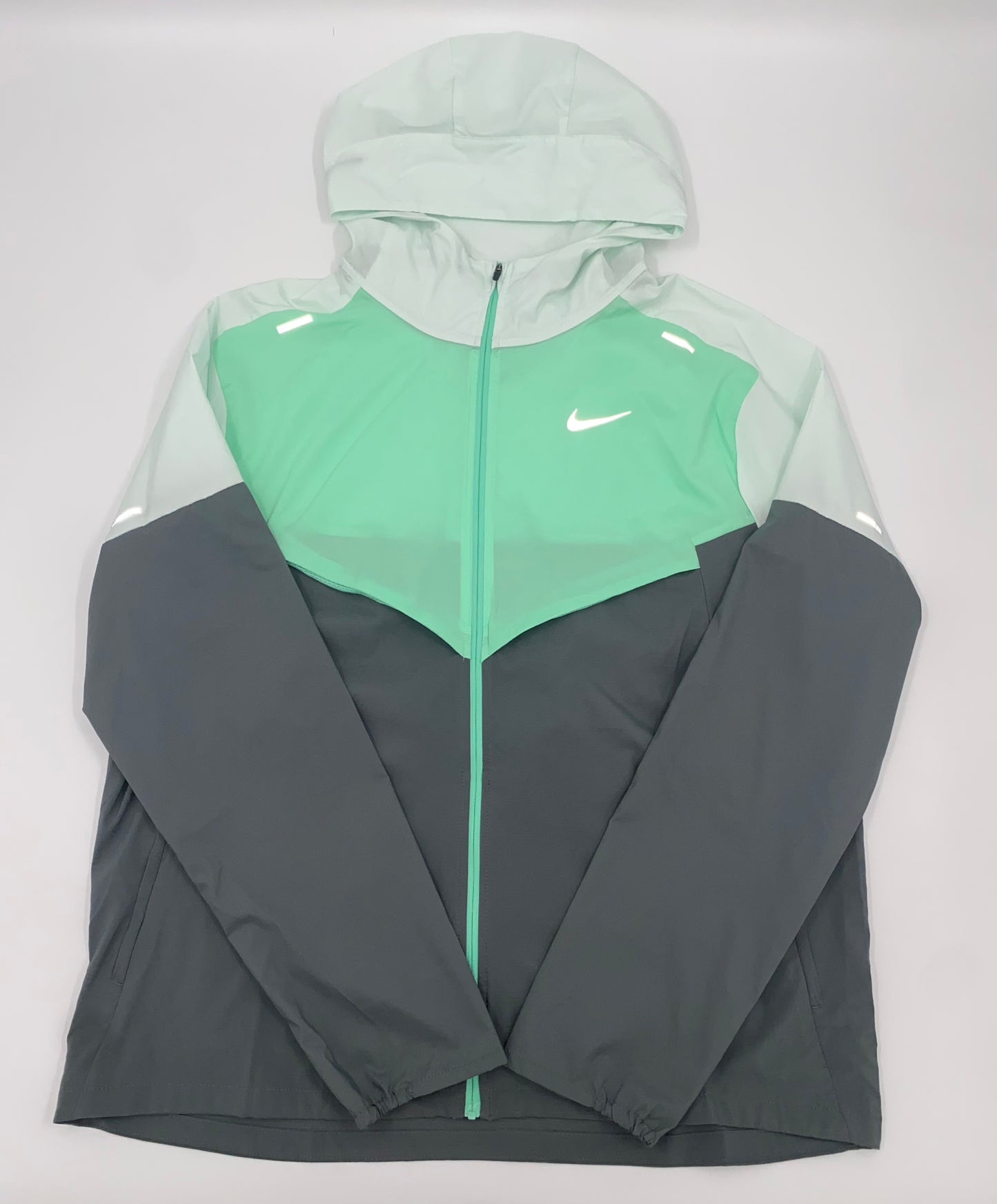 NIKE UV WINDRUNNER MINT