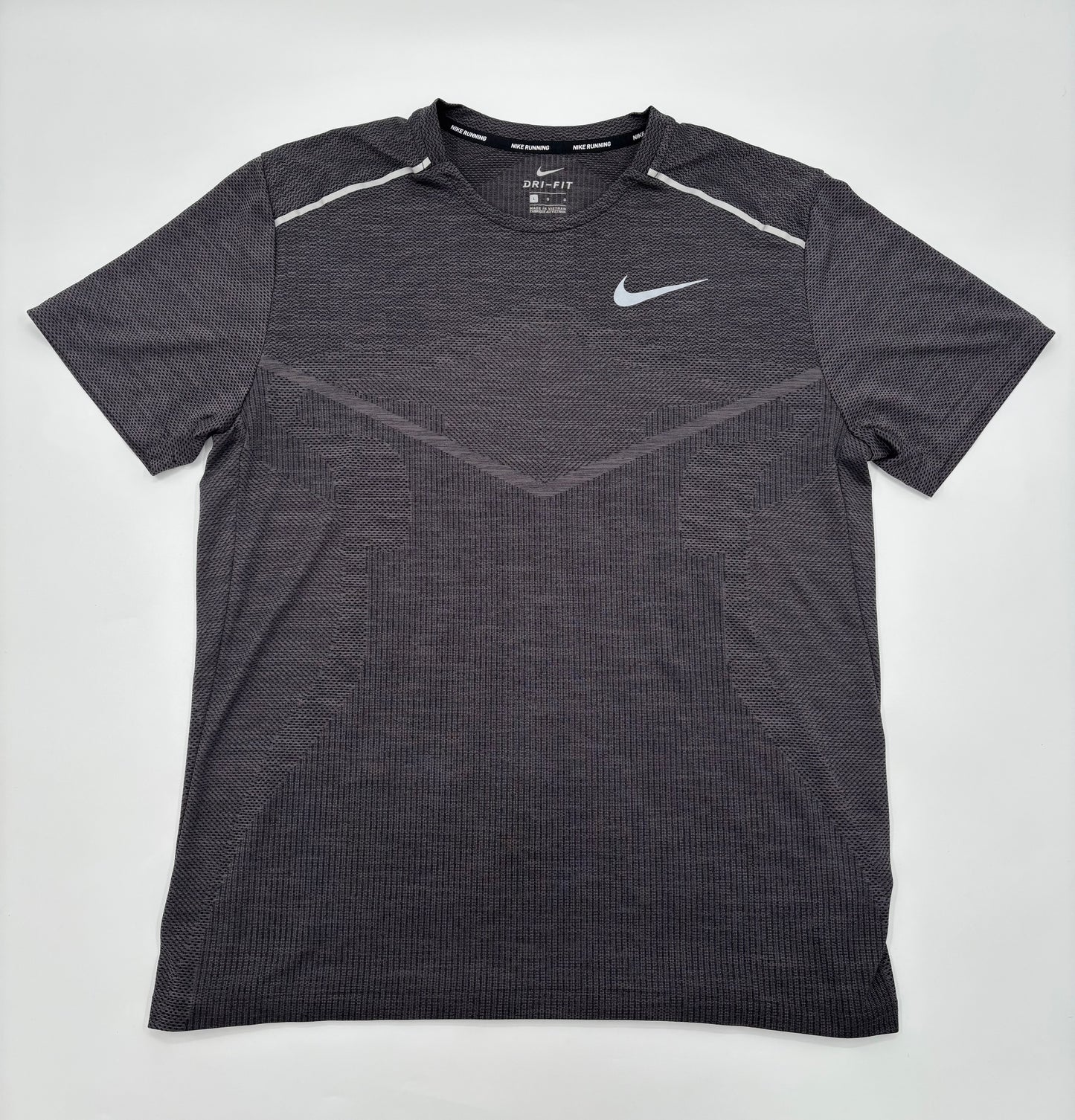 NIKE T-SHIRT