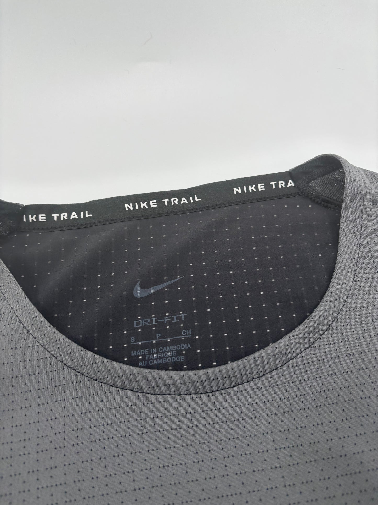 NIKE TRAIL T-SHIRT